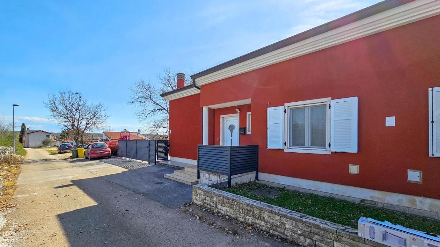 Вілла Casa Lutoma Kmeti Екстер'єр фото